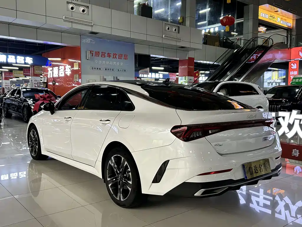 Kia K5 — миниатюра 10