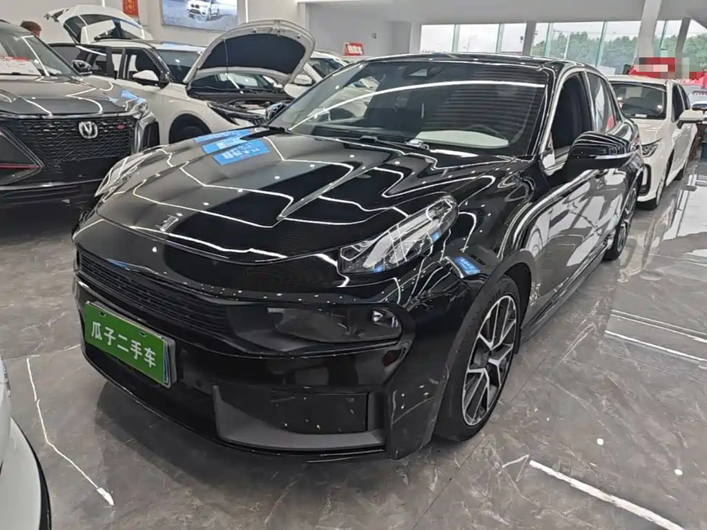 Lynk & Co 03
