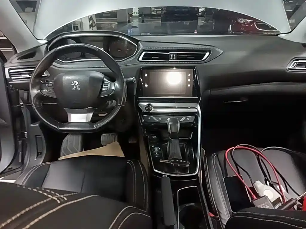 Peugeot 308 — миниатюра 10