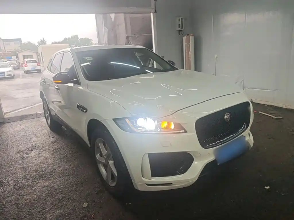 Jaguar F-PACE — миниатюра 4
