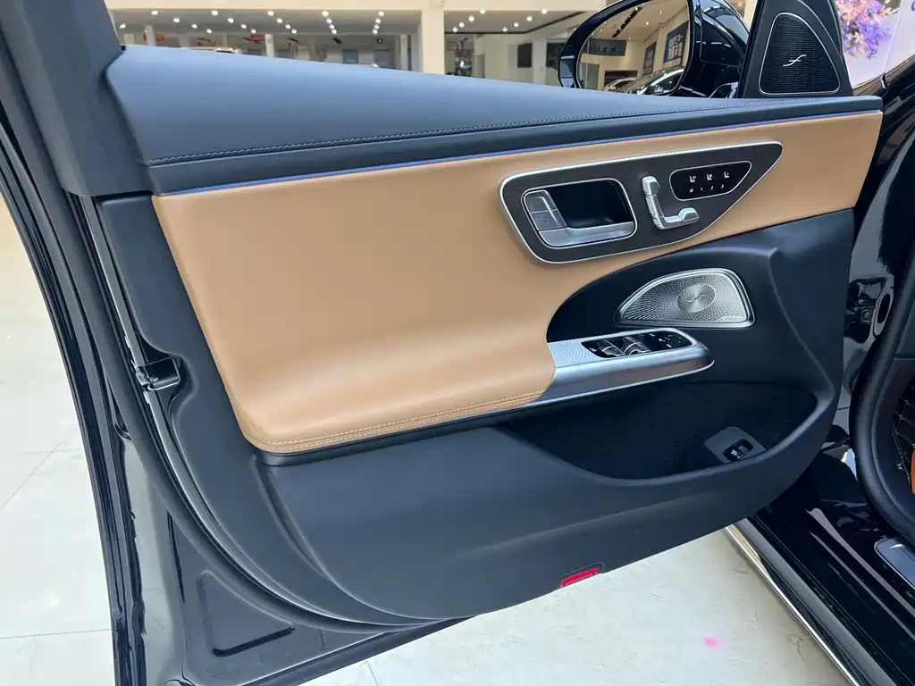 Mercedes-Benz E-Class — миниатюра 8
