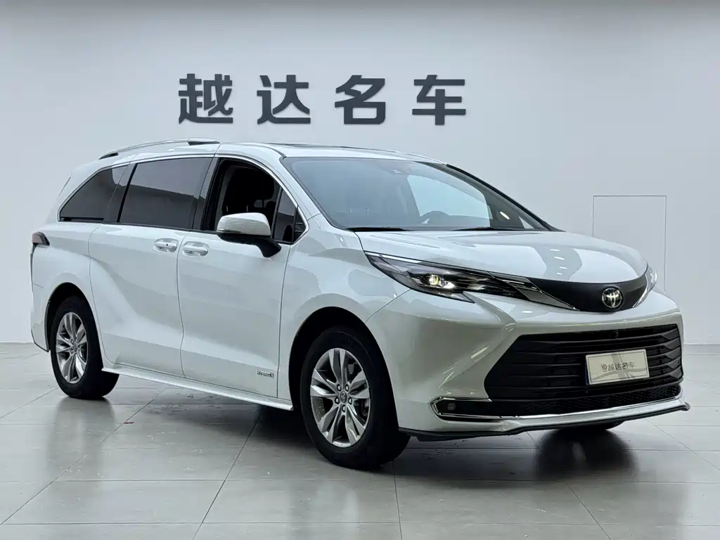 Toyota Sienna — миниатюра 3
