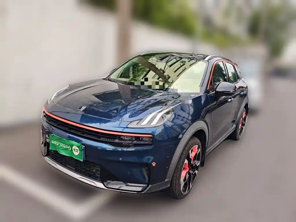Lynk & Co 06