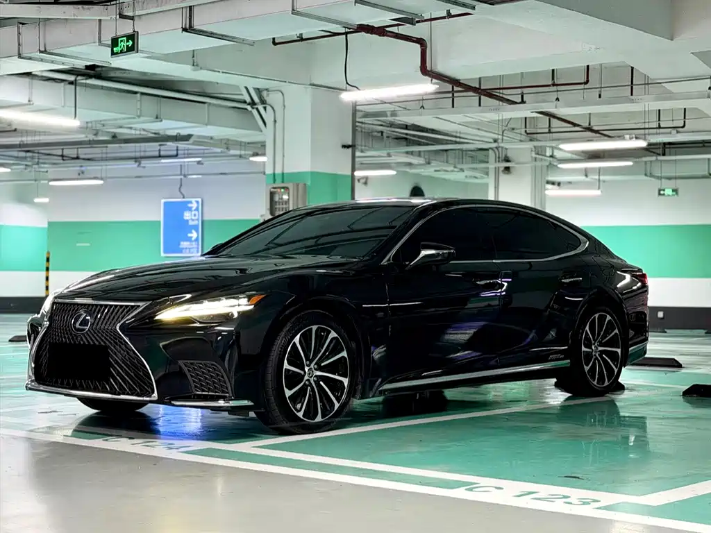 Lexus LS