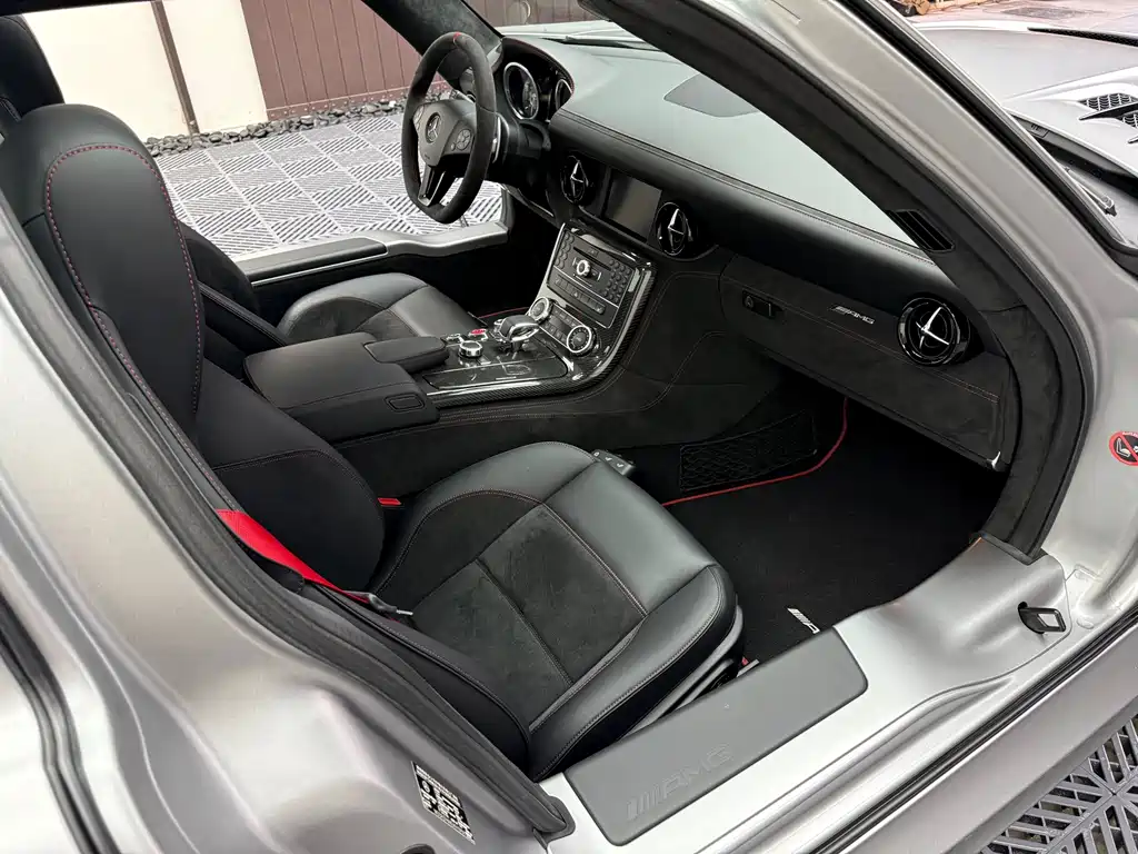 Mercedes-Benz SLS AMG — миниатюра 15