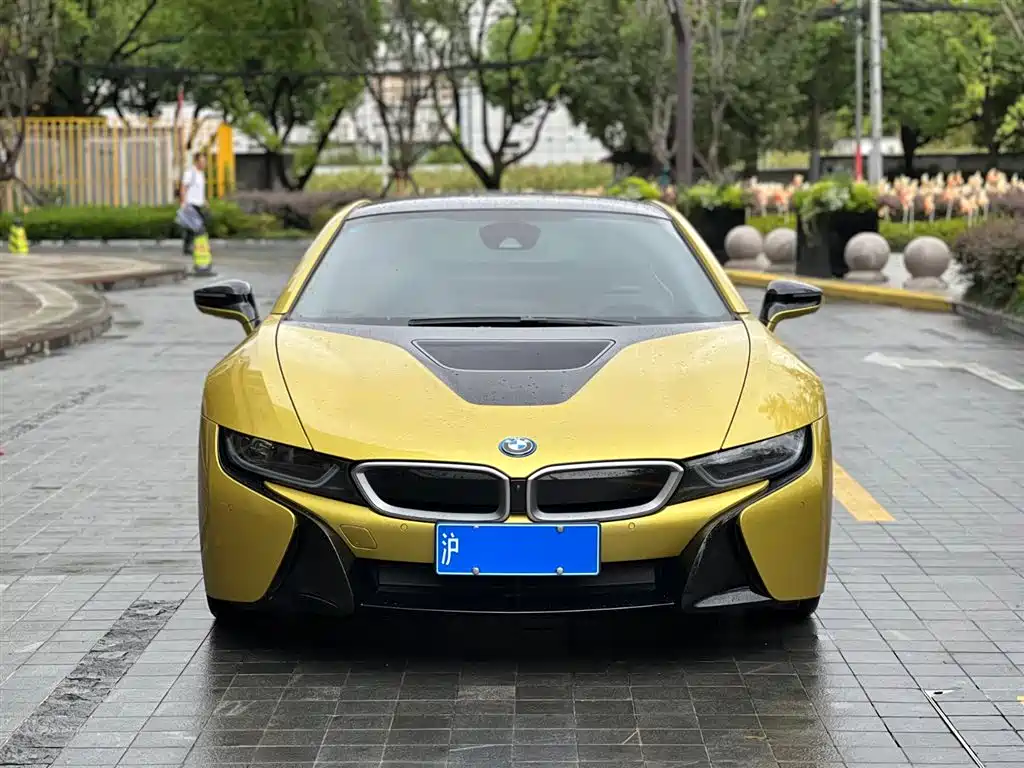 BMW I8