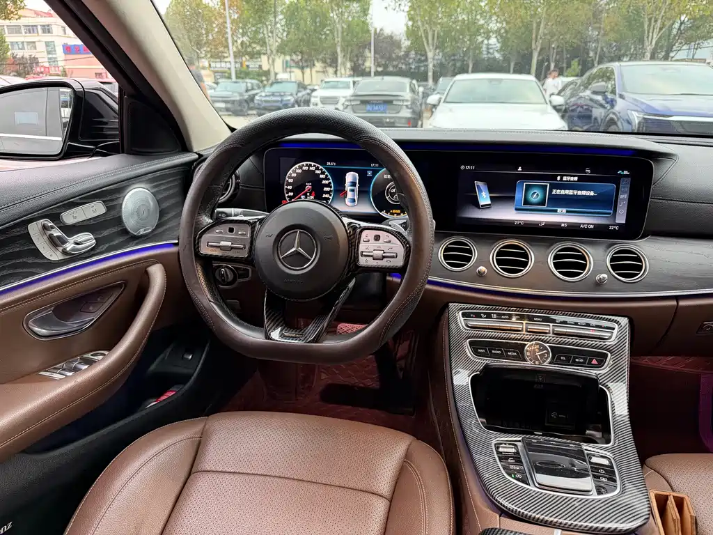 Mercedes-Benz E-Class — миниатюра 10