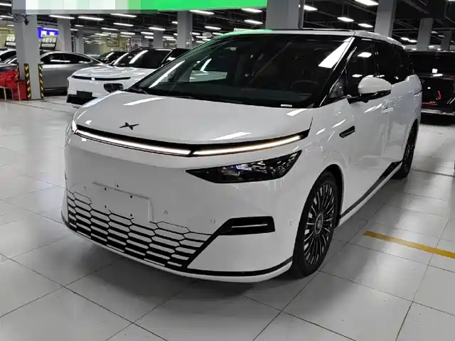 2025 Xpeng X9