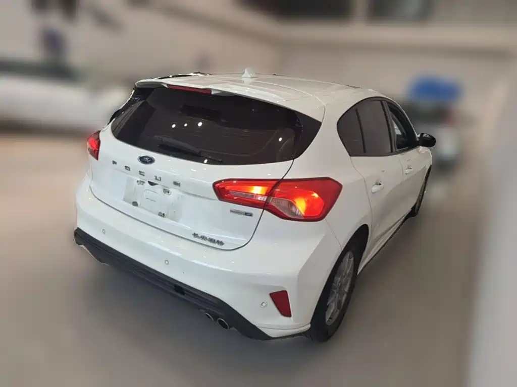 Ford Focus — миниатюра 10