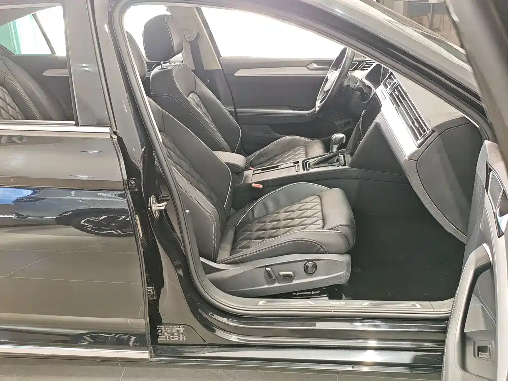 Volkswagen 迈腾 PHEV — миниатюра 8
