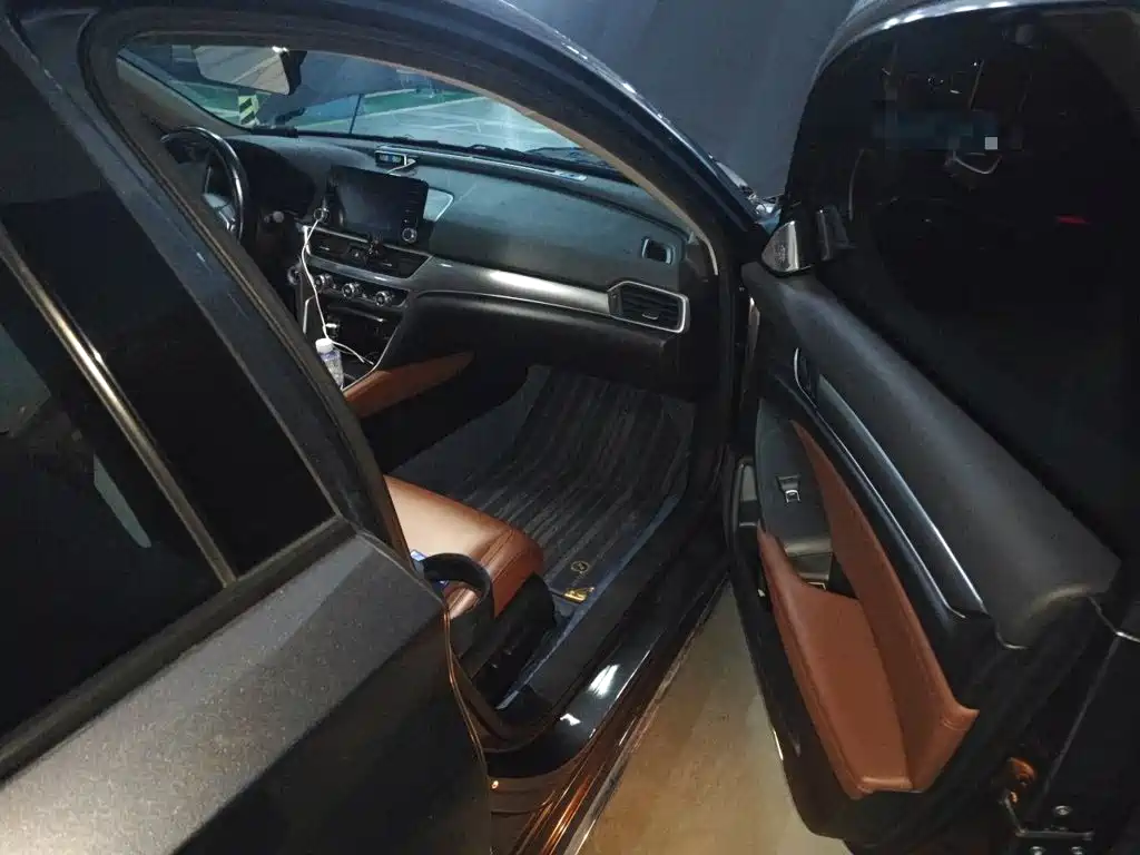 Honda Accord — миниатюра 18