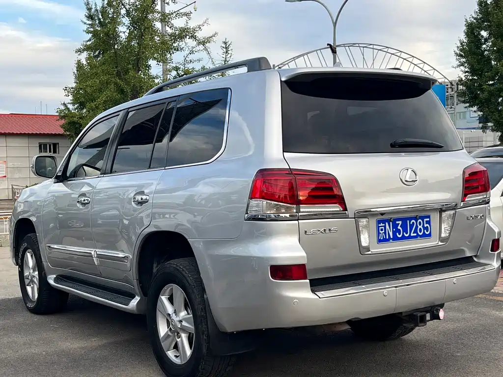 Lexus LX — миниатюра 4