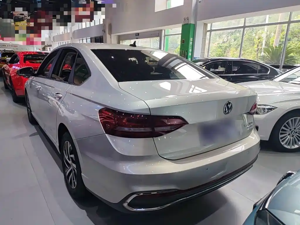 Volkswagen Lavida — миниатюра 5