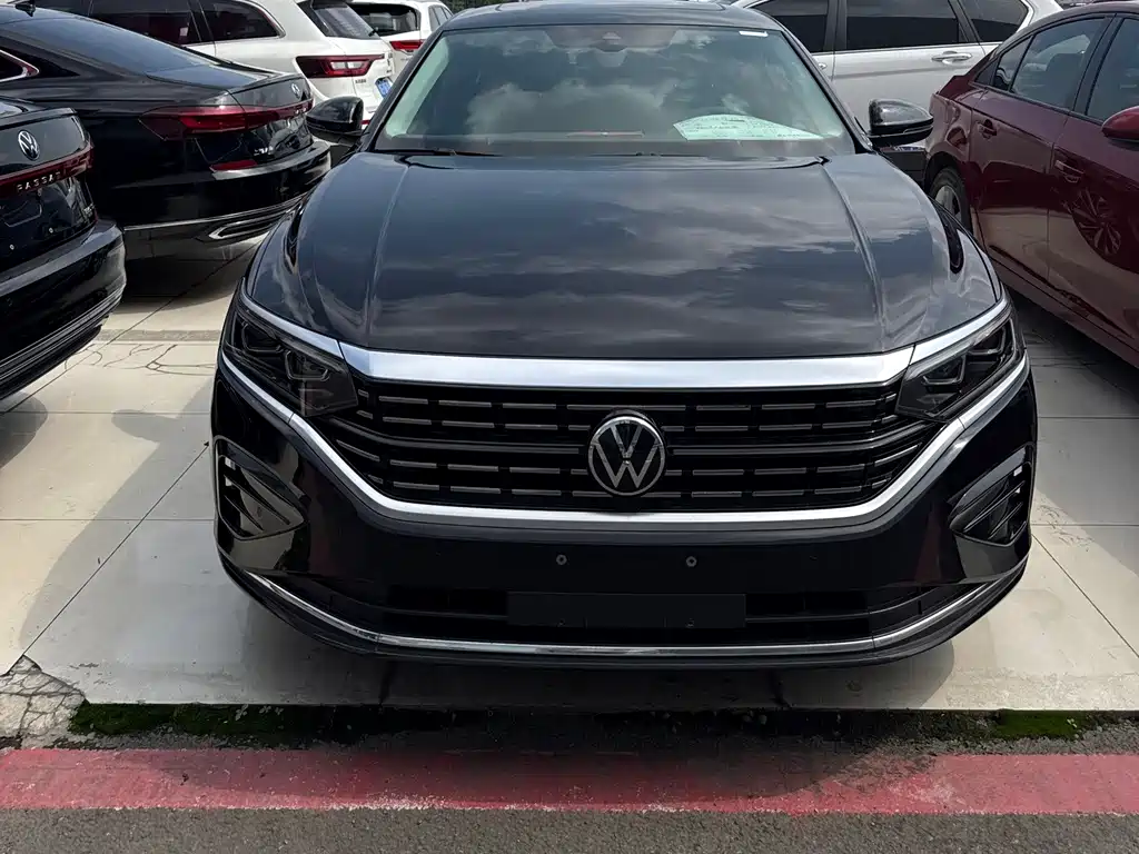 Volkswagen Passat 2022 330TSI Luxury
