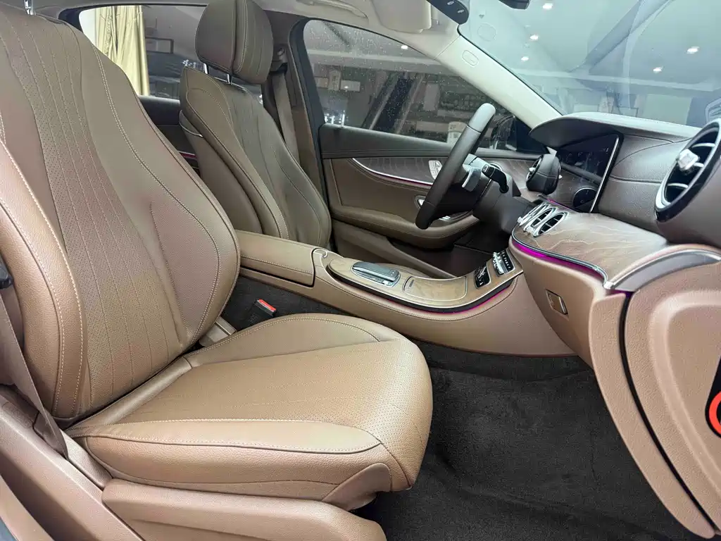 Mercedes-Benz E-Class — миниатюра 15