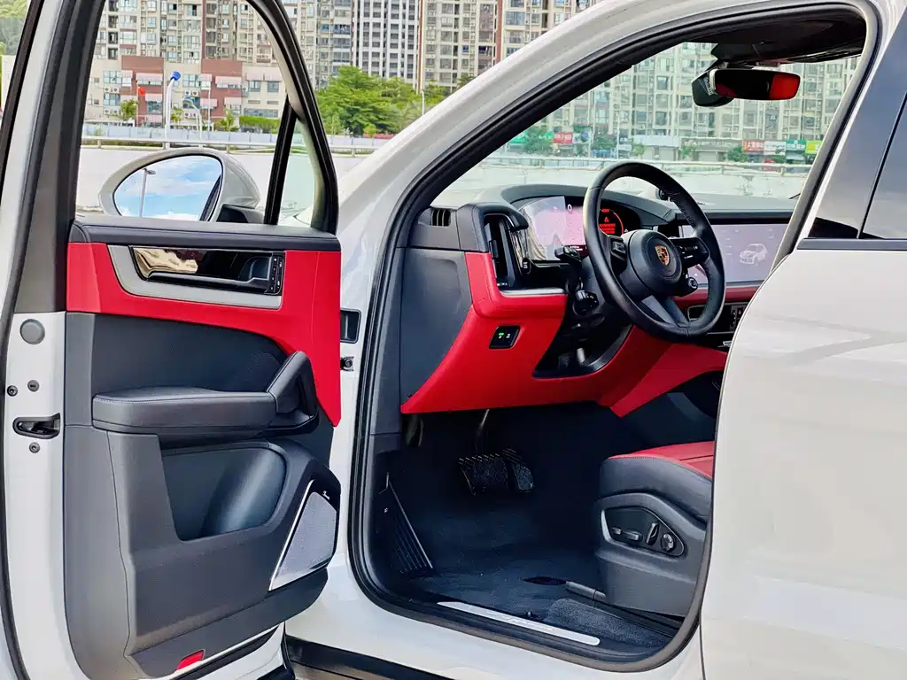 Porsche Cayenne — миниатюра 4