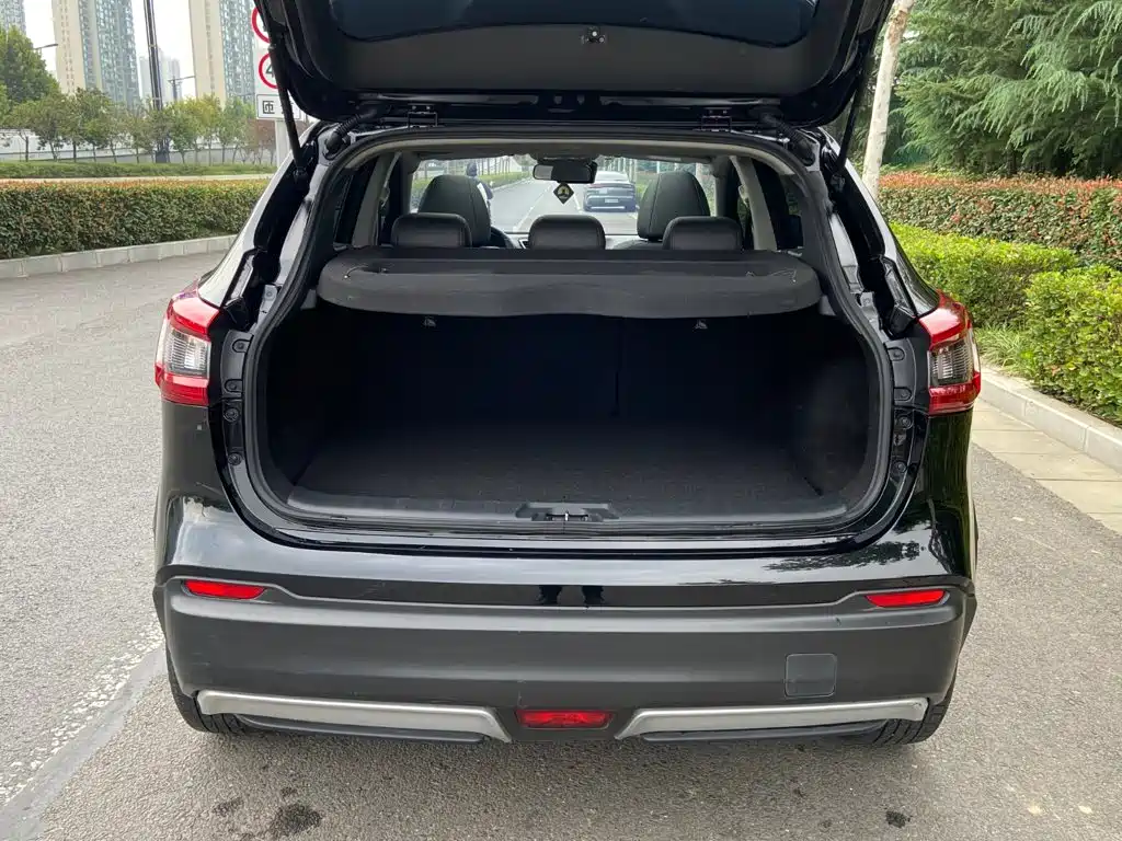 Nissan Qashqai — миниатюра 15