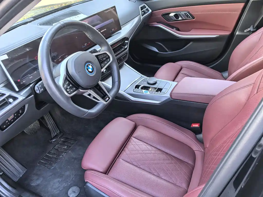 BMW i3 2025 eDrive 35 L