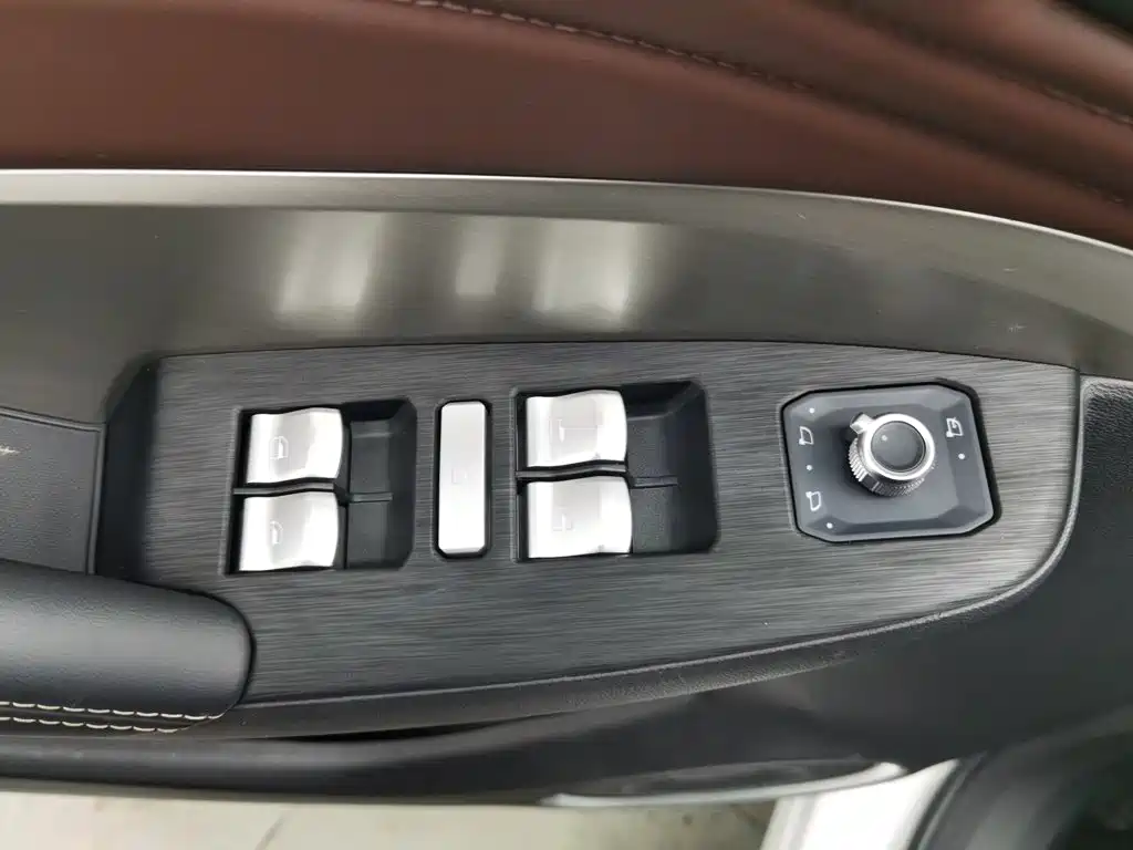 Wey Wey VV6 — миниатюра 9
