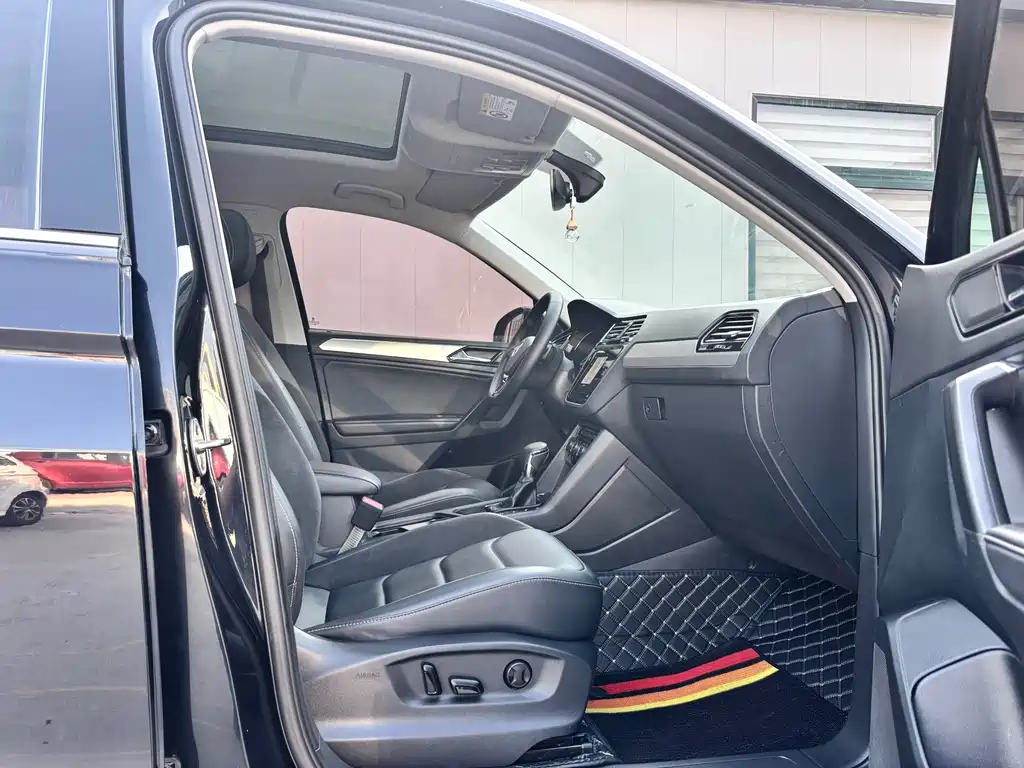 Volkswagen Tiguan L L 2019 330TSI AT Luxury VI