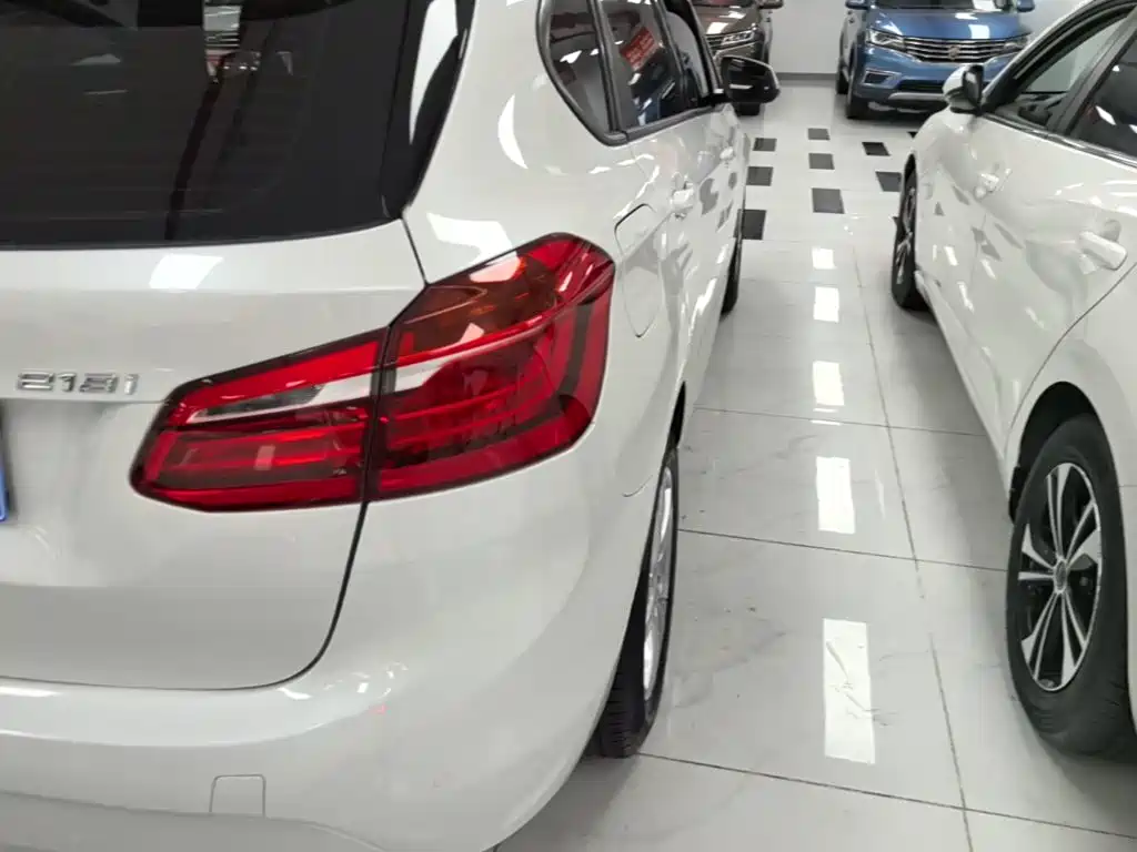 BMW 2 Series Active Tourer (Import) — миниатюра 8