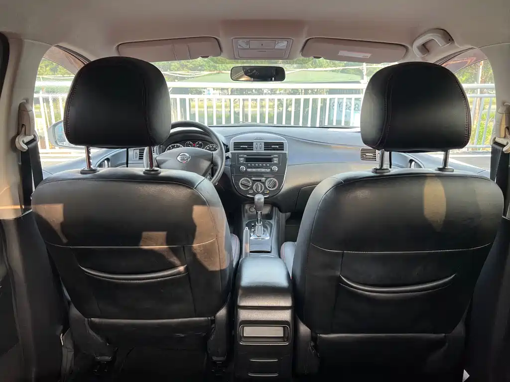 Nissan Tiida — миниатюра 16