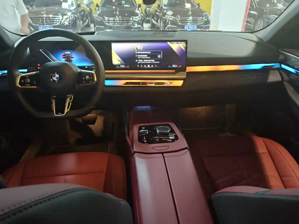 BMW 5 Series — миниатюра 7