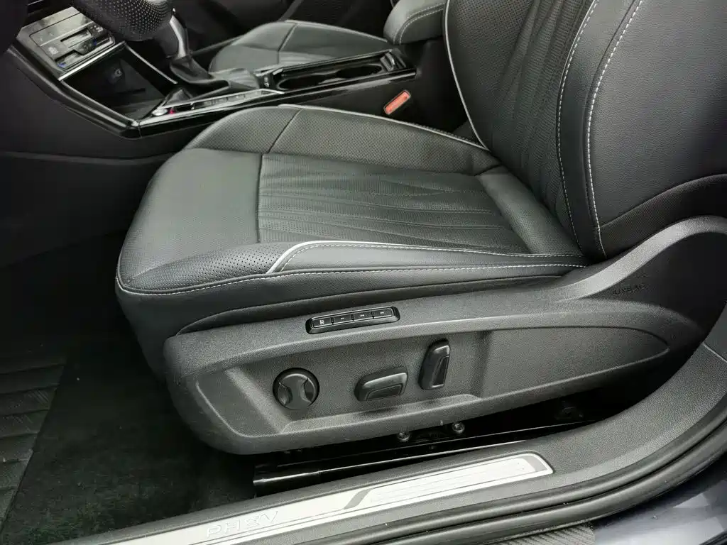Volkswagen 帕萨特插电混动 — миниатюра 20