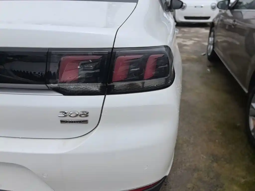 Peugeot 308 — миниатюра 8