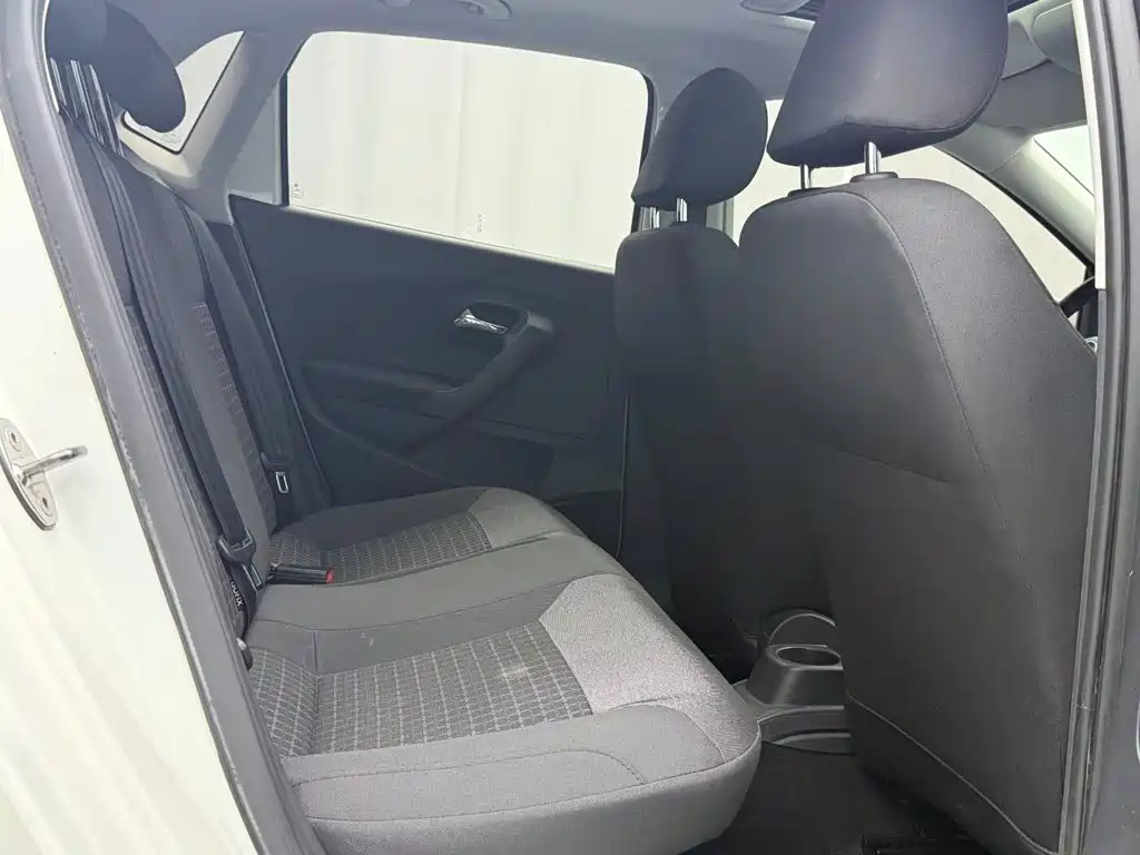 Volkswagen Polo — миниатюра 13