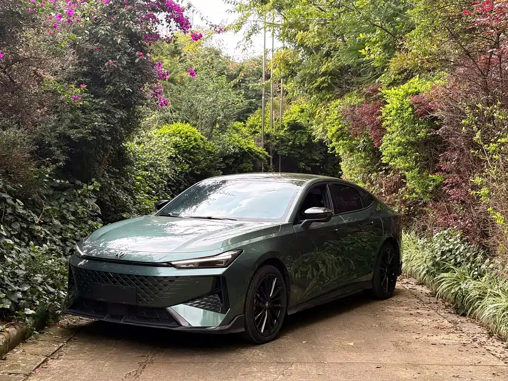 Changan UNI-V