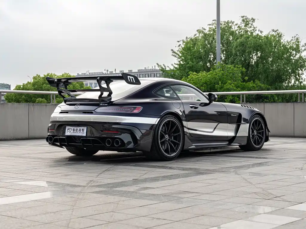 MERCEDES-BENZ AMG GT