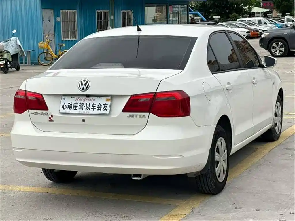 Volkswagen Jetta 2013 1.4L MT Fashion