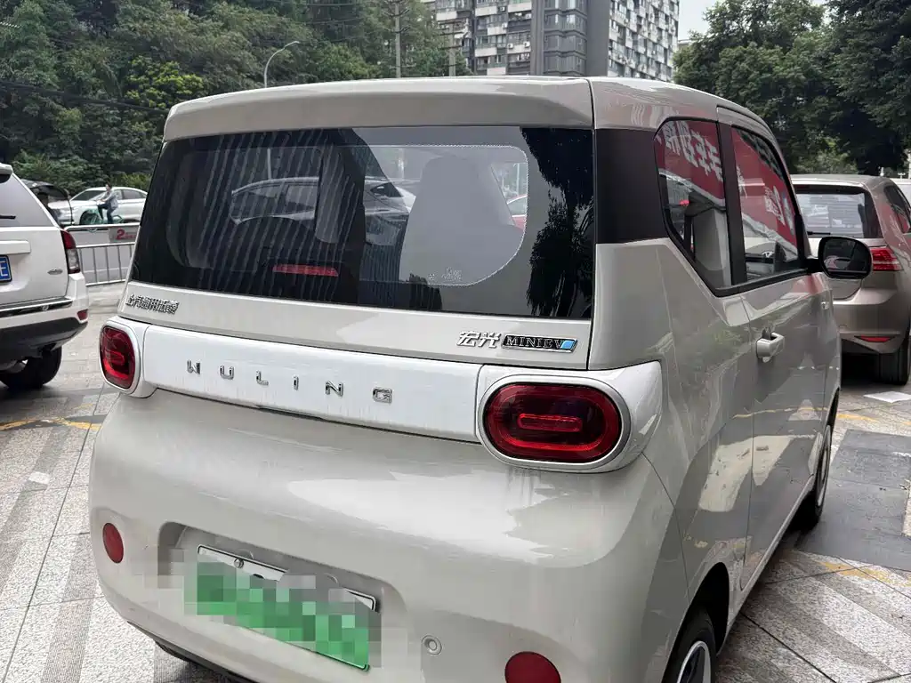 Wuling MINIEV — миниатюра 5