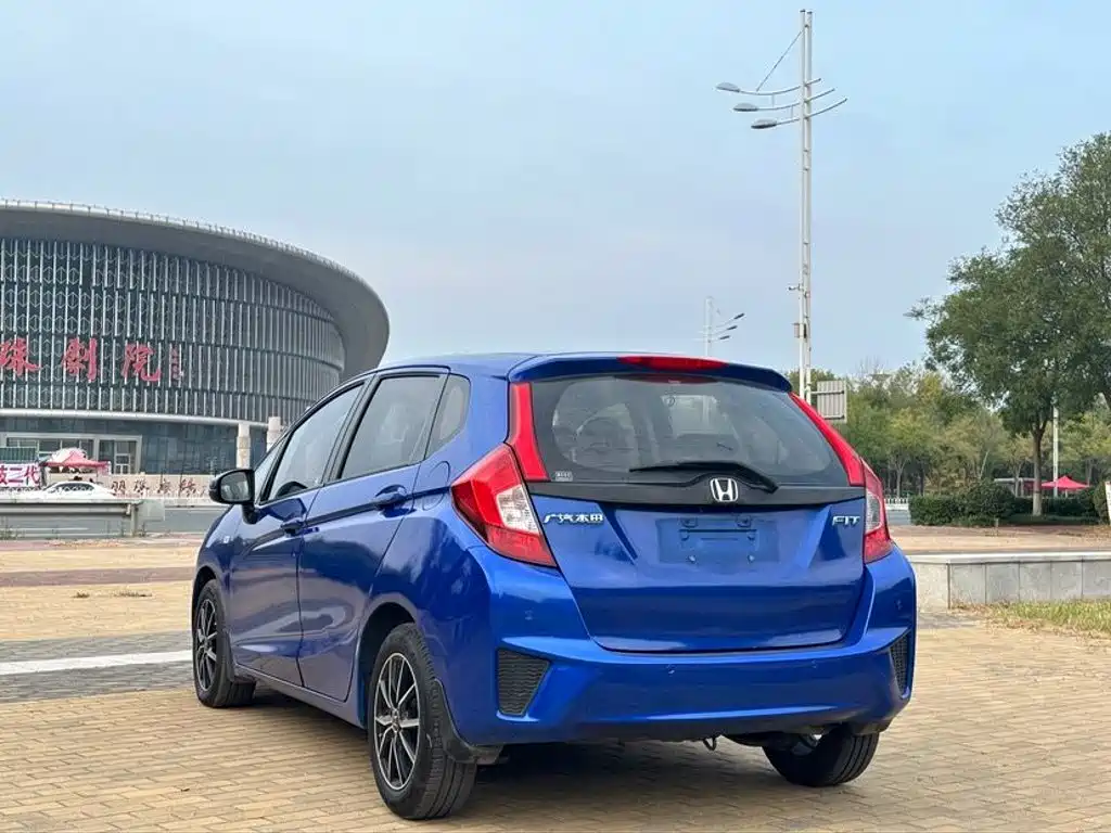 Honda Fit — миниатюра 6