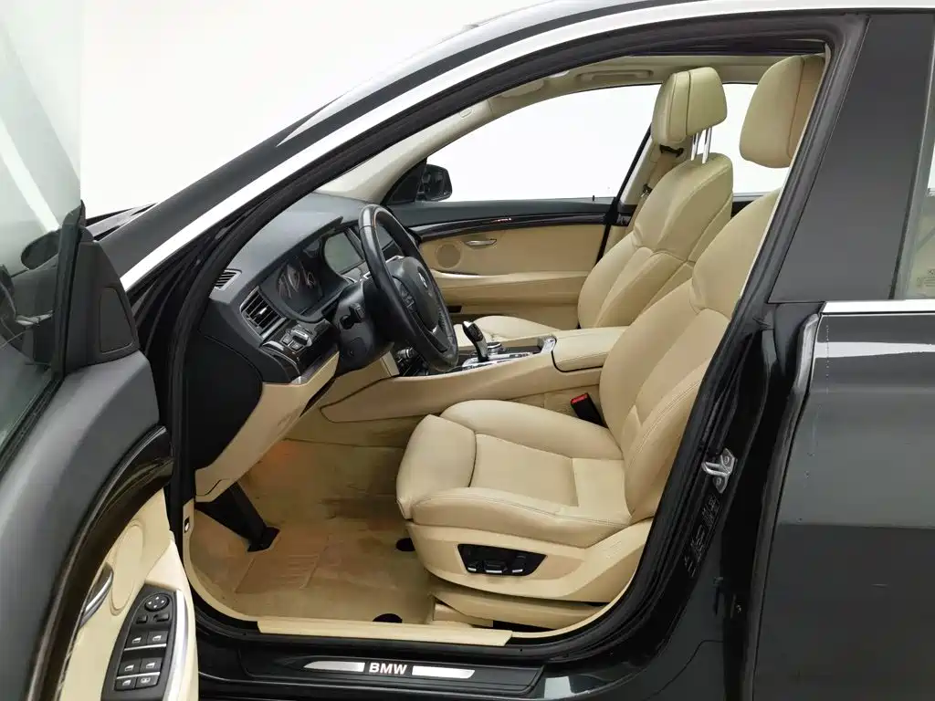 BMW 5 Series GT — миниатюра 10