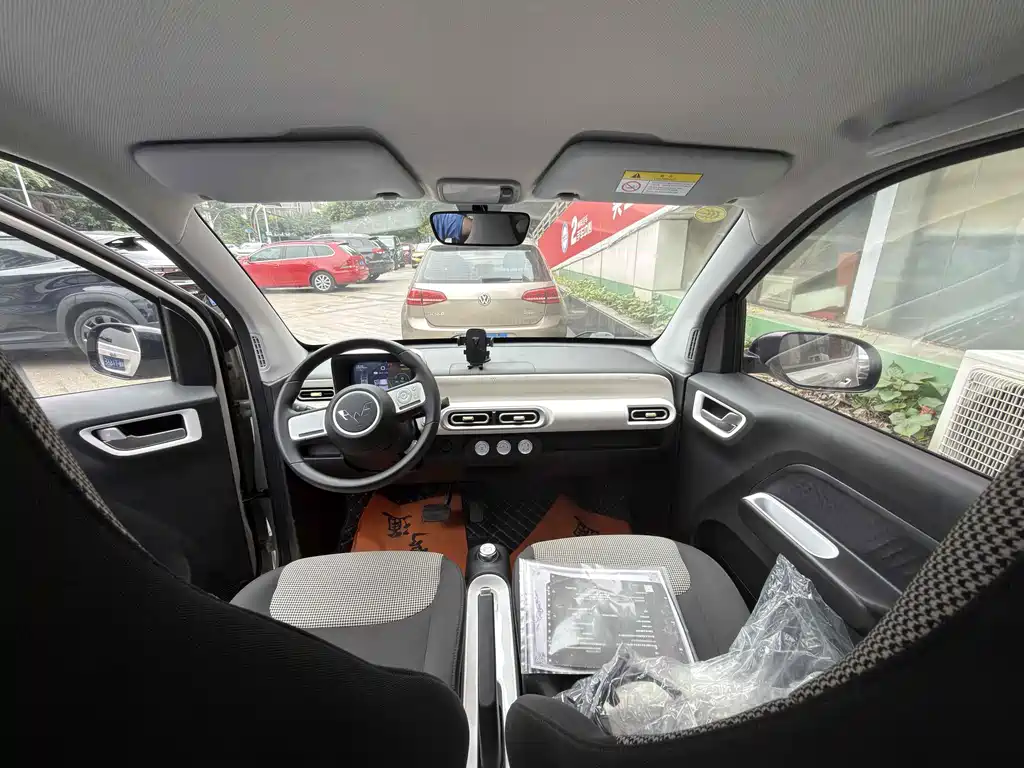 Wuling MINIEV — миниатюра 10
