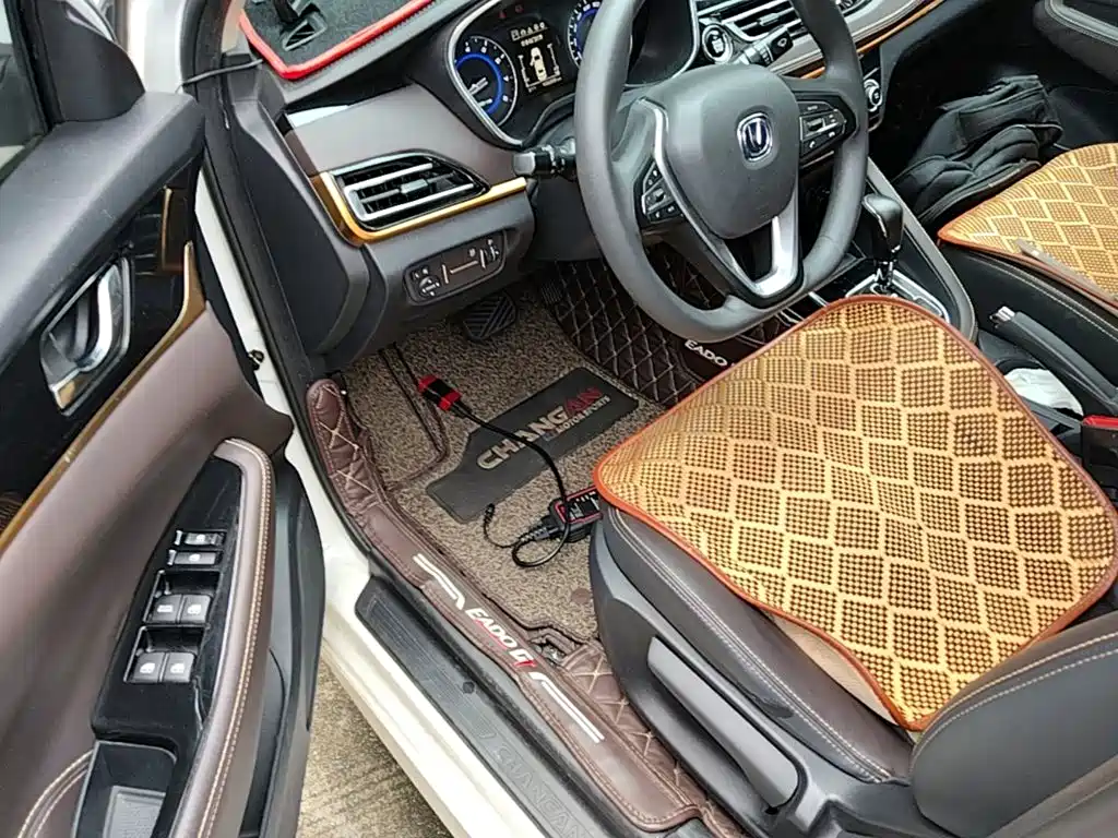 Changan Eado DT — миниатюра 16