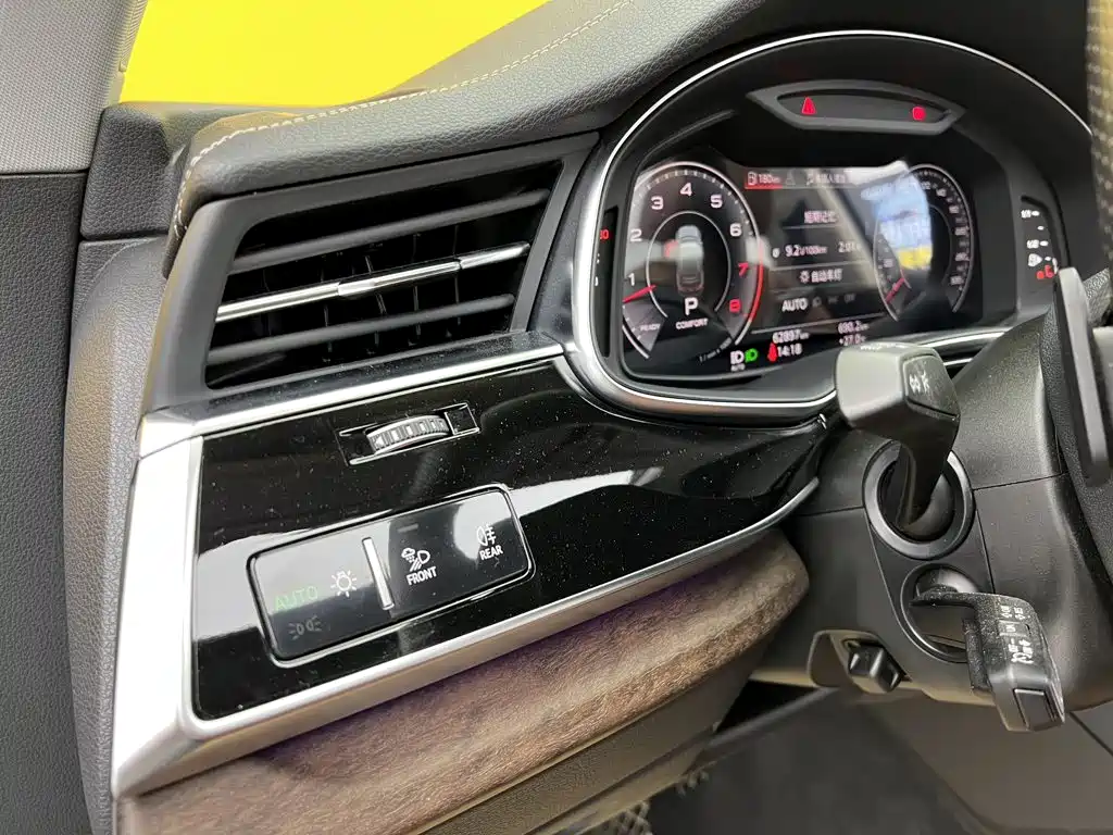 Audi Q7 — миниатюра 12