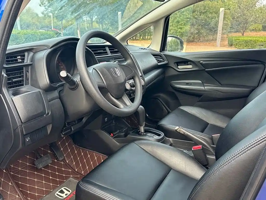 Honda Fit — миниатюра 8