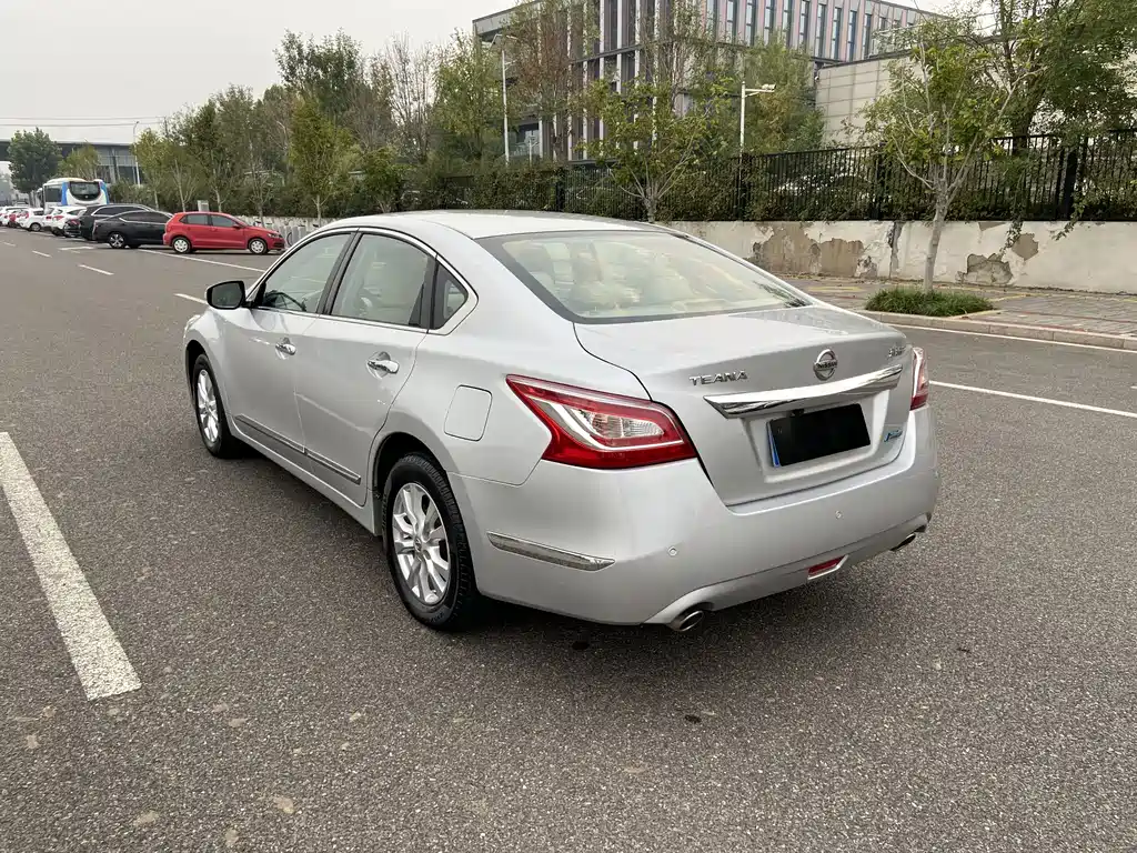 Nissan Teana — миниатюра 6