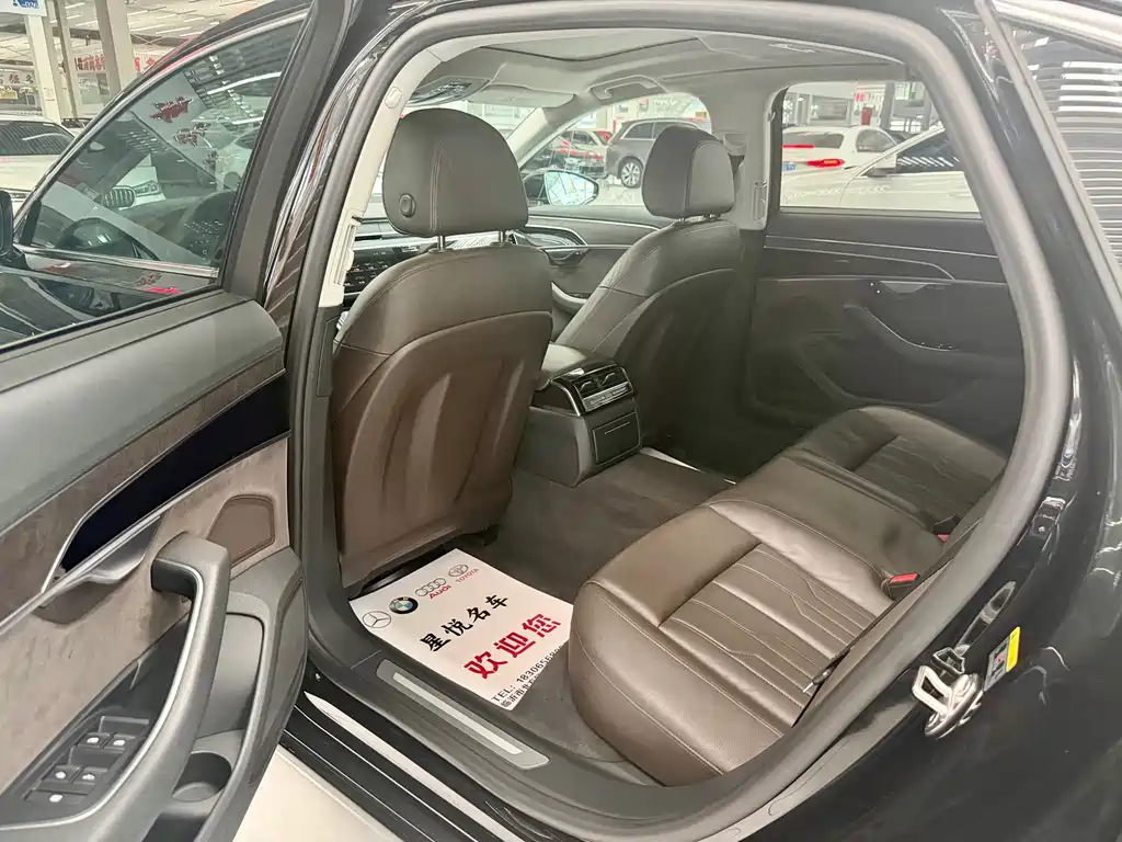 Audi A8 — миниатюра 6