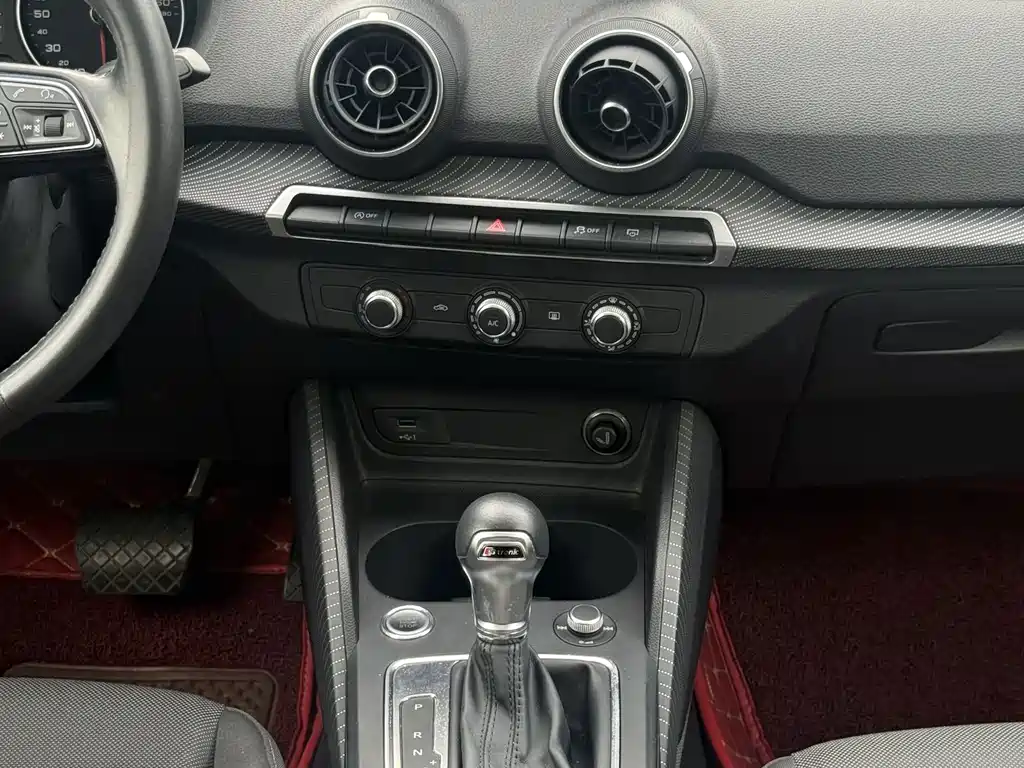 Audi Q2L — миниатюра 15