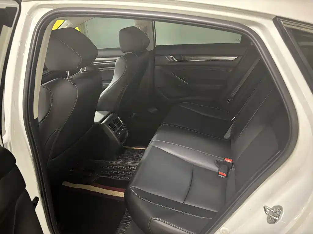 Honda Accord — миниатюра 6