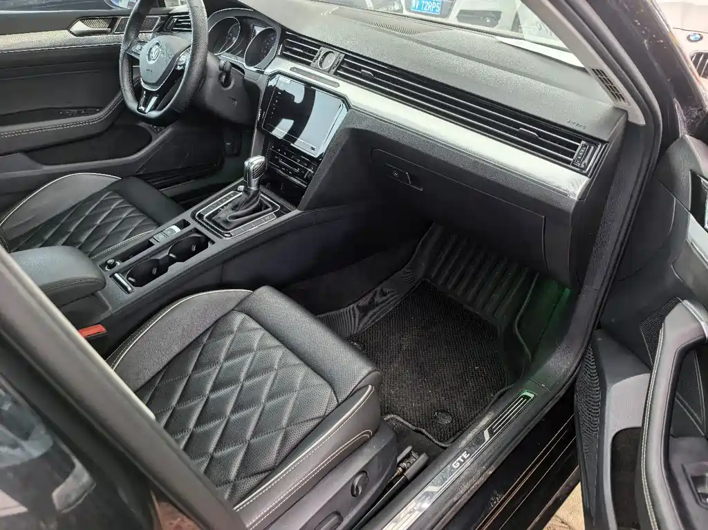 Volkswagen Magotan PHEV — миниатюра 10