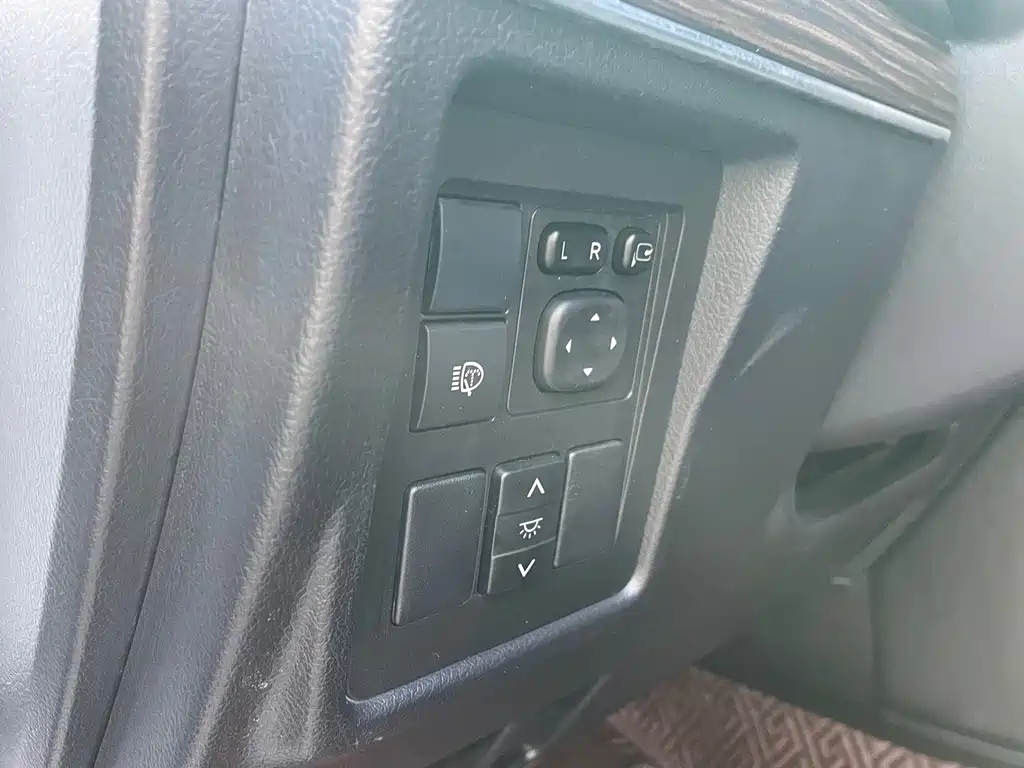 Toyota Prado — миниатюра 10