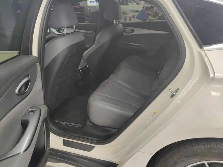 BYD Seal 07 DM-i — миниатюра 11