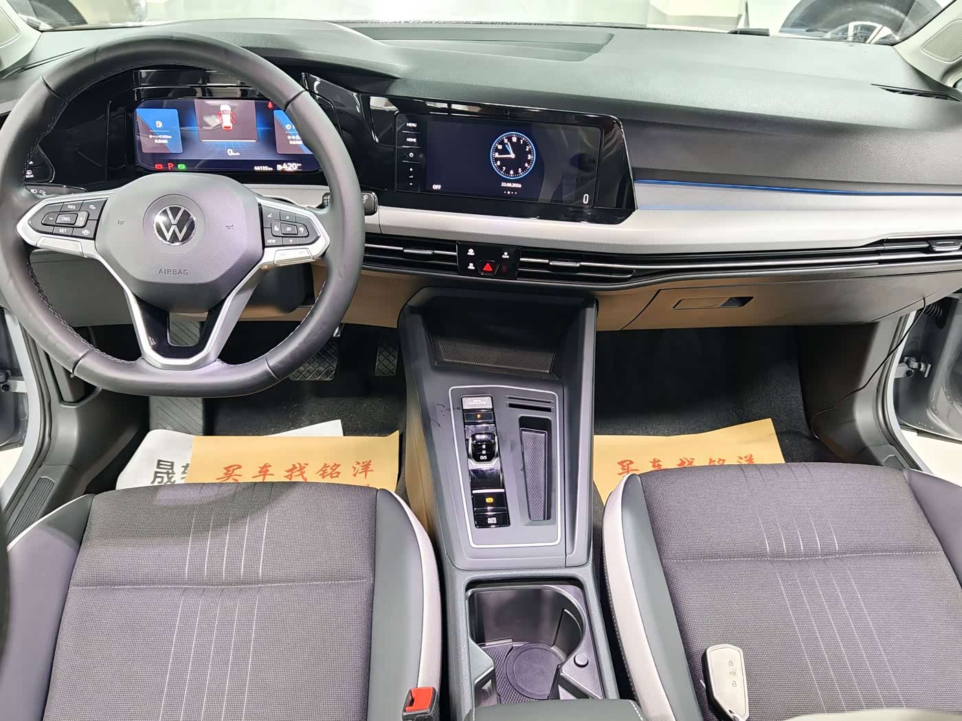 Volkswagen Golf 1.4 л 2021 г. Серебристо-серый, пробег 44000 км