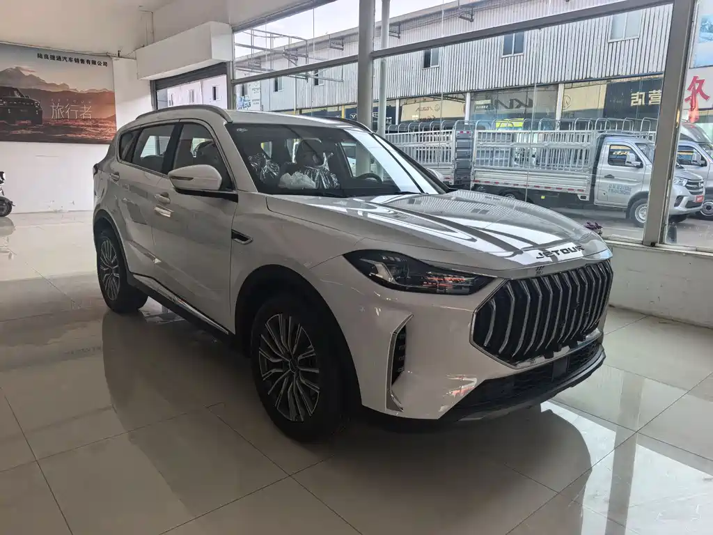 JETOUR X70 PLUS 2025 1.5T Luxury 7 мест