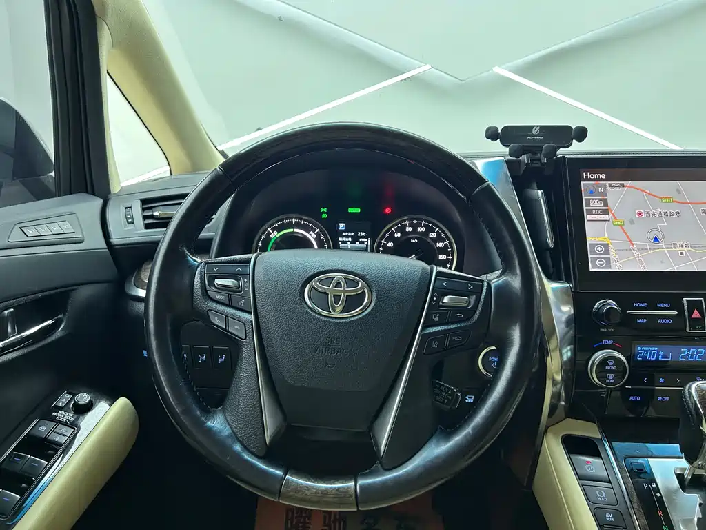 Toyota Vellfire — миниатюра 11